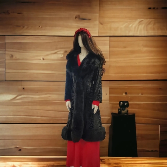 Authentic Original Vintage Style Jackets & Blazers - 1960s Borella Made In England Styled by Sportowne Crushed Velvet Faux Fur Coat